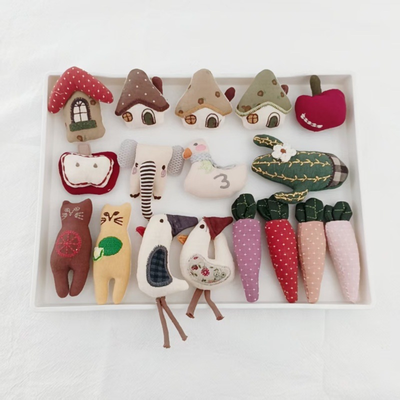 Embroidery House - Adorabile Spilla a Forma di Anatra