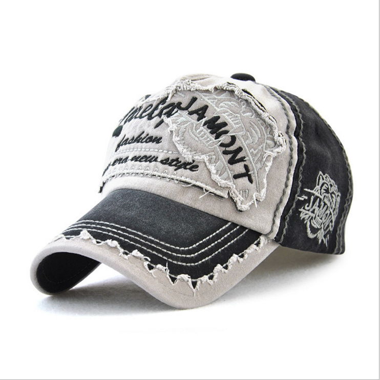 Cappello da Baseball in Cotone - Embroidery Font Free recensione e prezzo