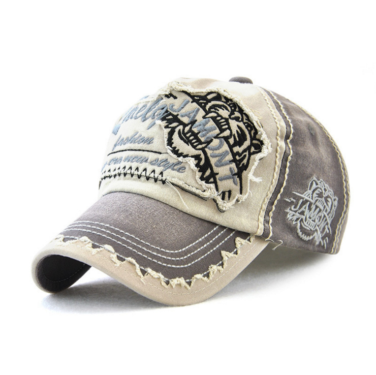 Cappello da Baseball in Cotone - Embroidery Font Free recensione e prezzo